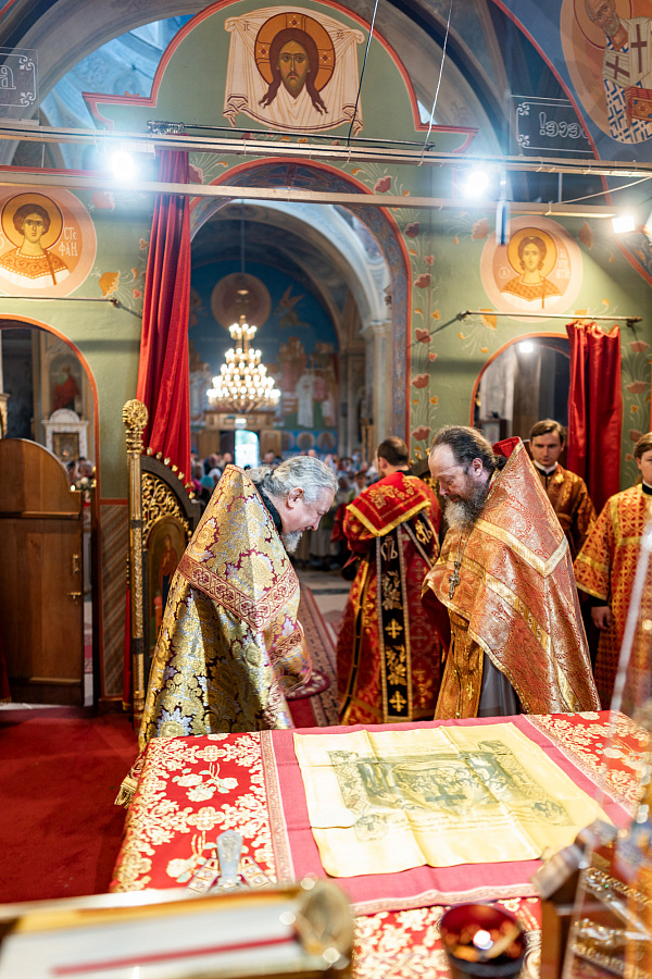 Архиерейское богослужение в храме мучеников Флора и Лавра села Ям г.о. Домодедово
